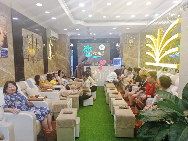 Coconut Spa thường xuyên đông khách vào những ngày lễ và cuối tuần 